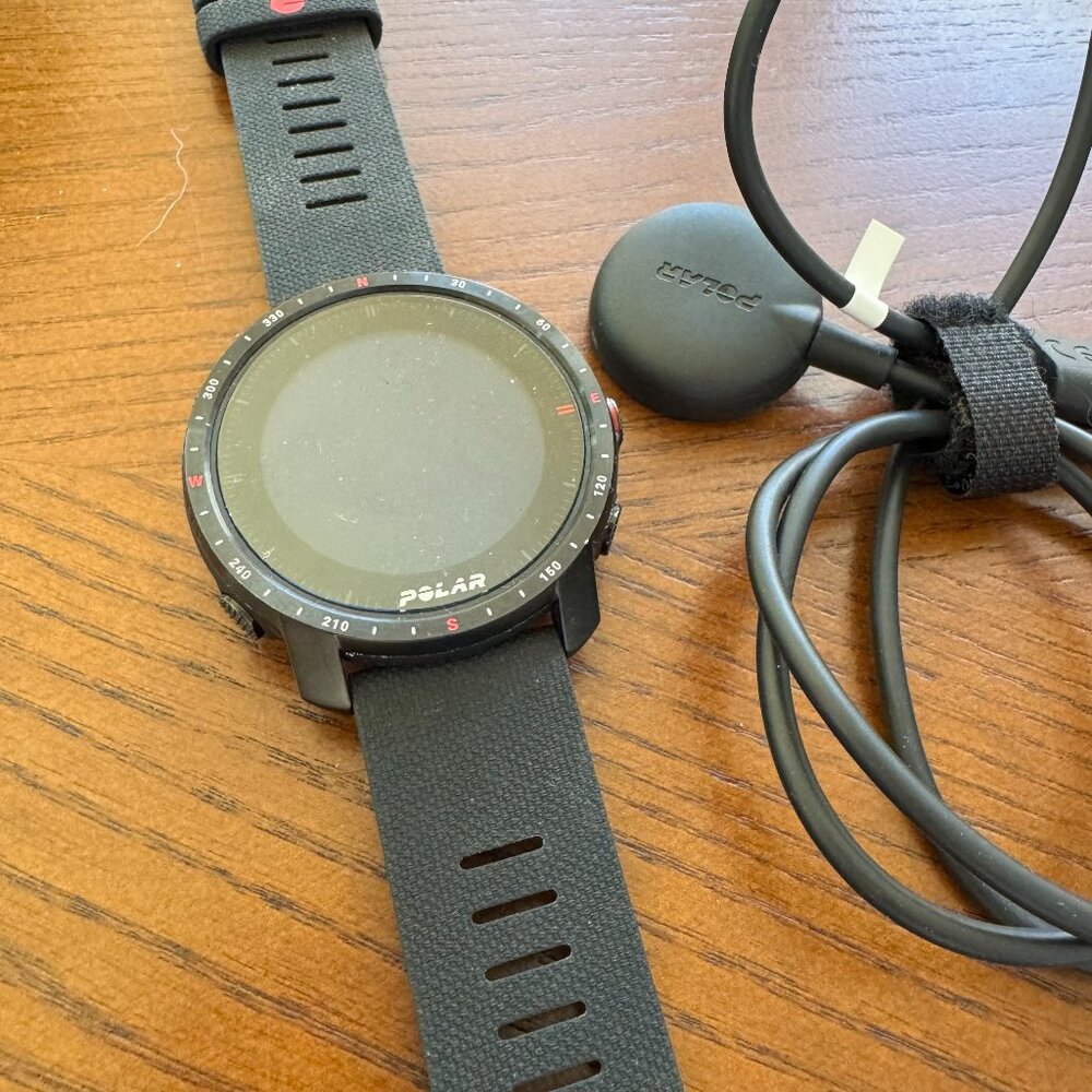 POLAR Grit X Pro - GPS Multisport‎ Smartwatch - Black